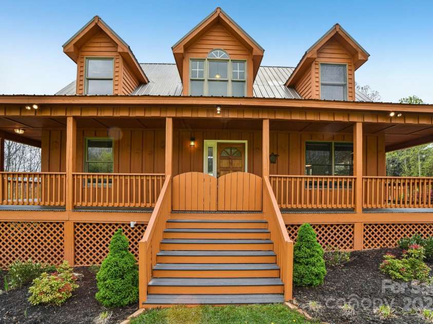 531 Pioneer Ridge Road, Canton, NC 28716.  MLS# CAR4249316, YatesRealty ID 9790. 