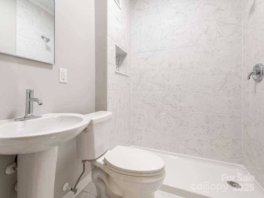 1512 Sunnyside Avenue, Charlotte, NC 28204.  MLS# CAR4249506, YatesRealty ID 9791. Unit 2 - Bathroom