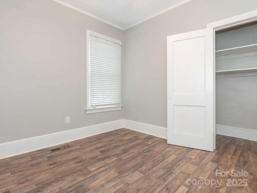 1512 Sunnyside Avenue, Charlotte, NC 28204.  MLS# CAR4249506, YatesRealty ID 9791. Unit 2 - Bedroom