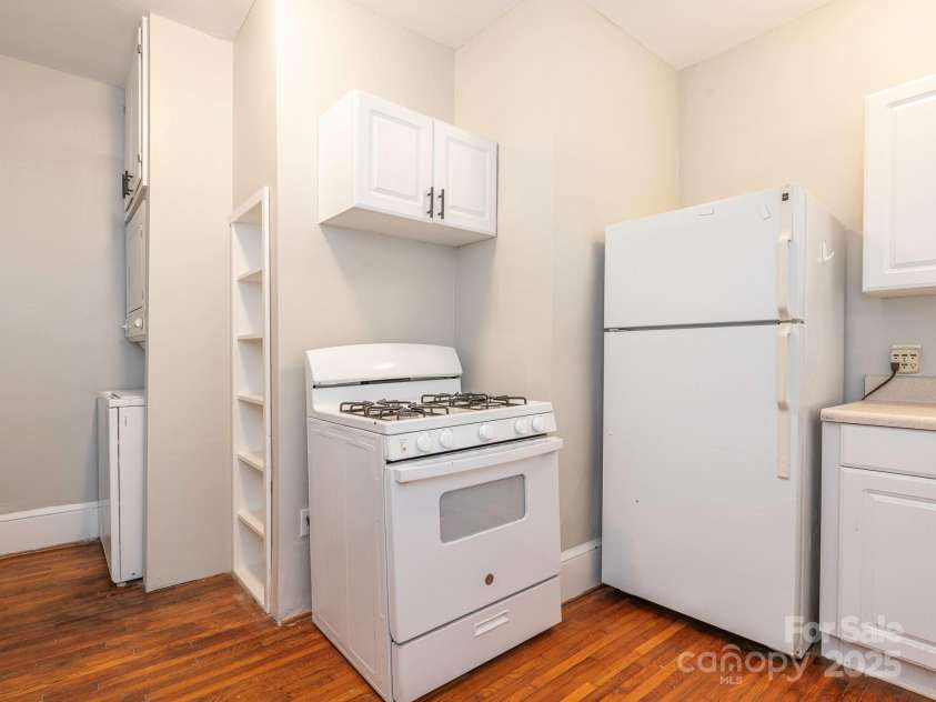 1512 Sunnyside Avenue, Charlotte, NC 28204.  MLS# CAR4249506, YatesRealty ID 9791. Unit 2 - Kitchen