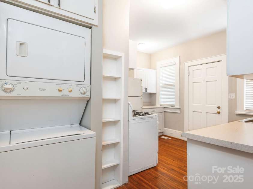 1512 Sunnyside Avenue, Charlotte, NC 28204.  MLS# CAR4249506, YatesRealty ID 9791. Unit 2 - Kitchen
