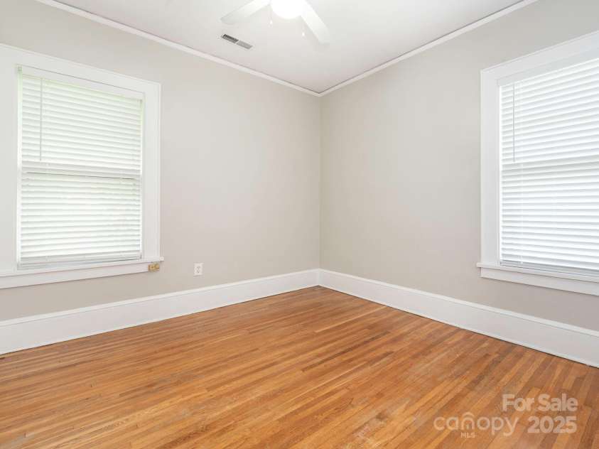 1512 Sunnyside Avenue, Charlotte, NC 28204.  MLS# CAR4249506, YatesRealty ID 9791. Unit 3 - Bedroom