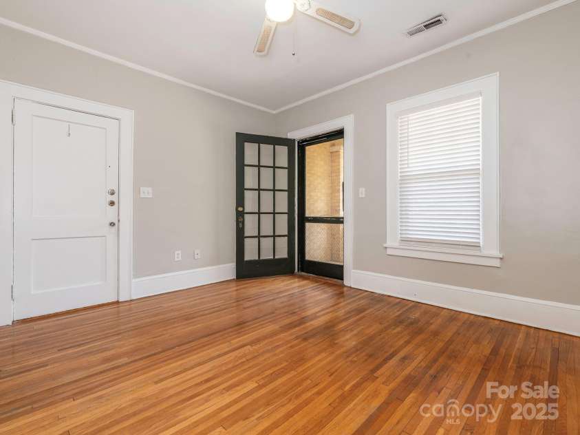 1512 Sunnyside Avenue, Charlotte, NC 28204.  MLS# CAR4249506, YatesRealty ID 9791. Unit 3 - Living Room