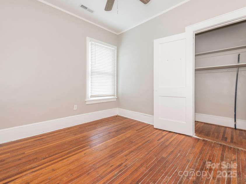 1512 Sunnyside Avenue, Charlotte, NC 28204.  MLS# CAR4249506, YatesRealty ID 9791. Unit 4 - Bedroom