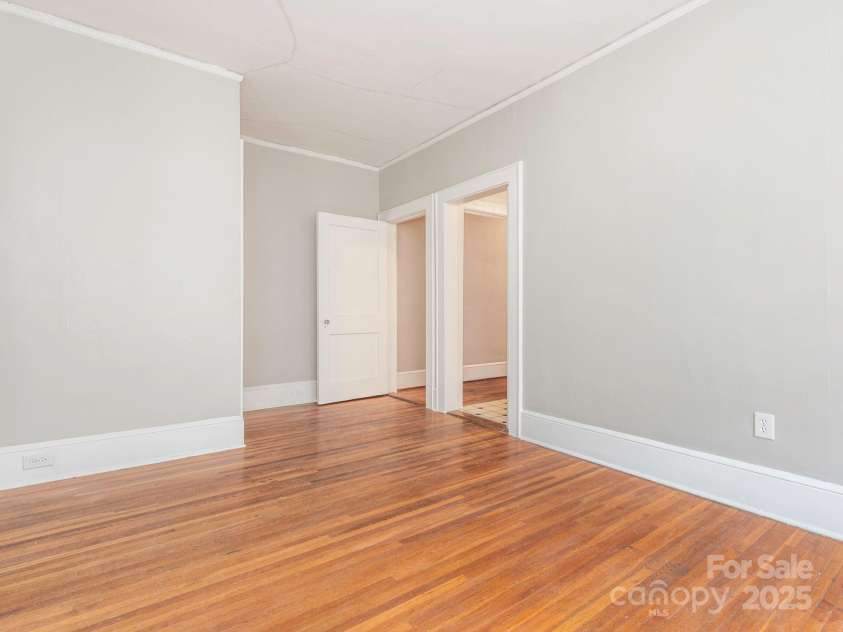 1512 Sunnyside Avenue, Charlotte, NC 28204.  MLS# CAR4249506, YatesRealty ID 9791. Unit 4 - Dining Room