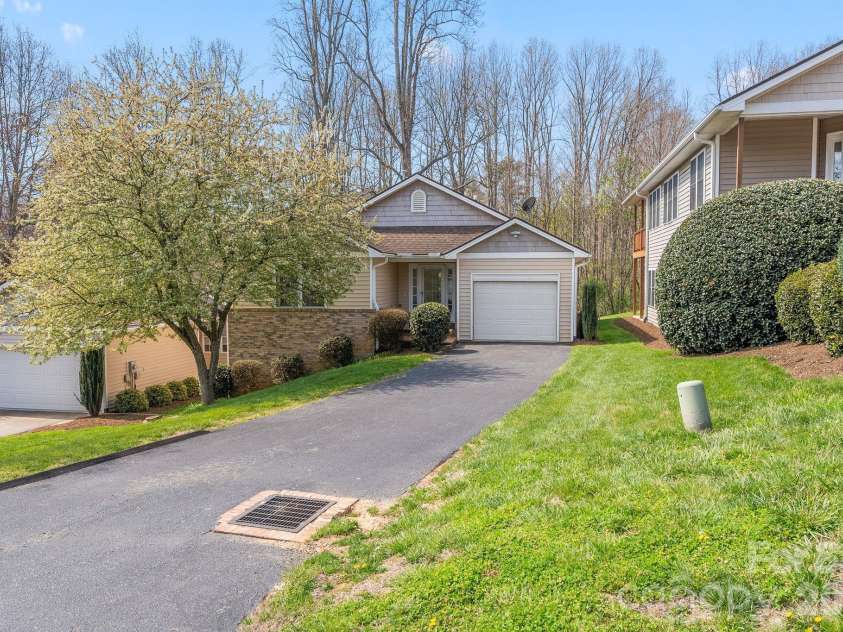 73 Creeks End Circle, Mills River, NC 28759.  MLS# CAR4365909, YatesRealty ID 9791. Ample Parking
