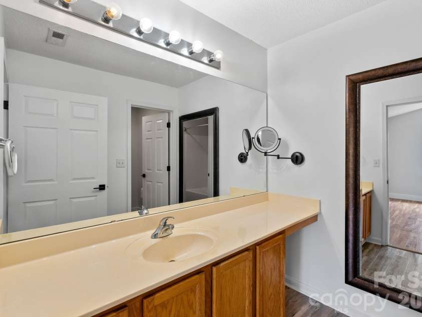 73 Creeks End Circle, Mills River, NC 28759.  MLS# CAR4365909, YatesRealty ID 9791. Double Vanity in Primary Bath