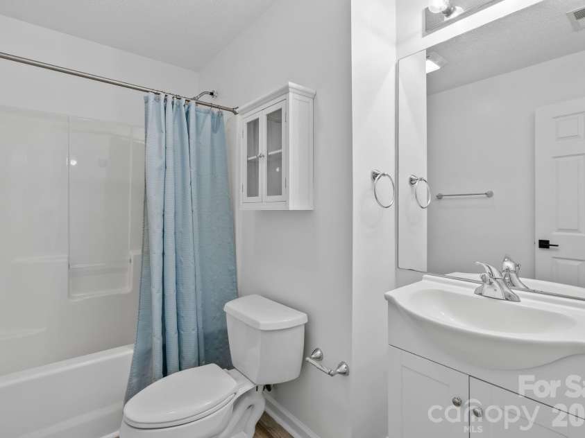 73 Creeks End Circle, Mills River, NC 28759.  MLS# CAR4365909, YatesRealty ID 9791. Second Bathroom
