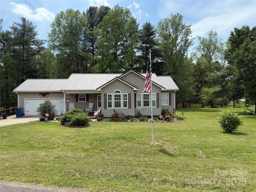 1025 Bee Line Lane, Salisbury, NC 28147.  MLS# CAR4249170, YatesRealty ID 9792. 