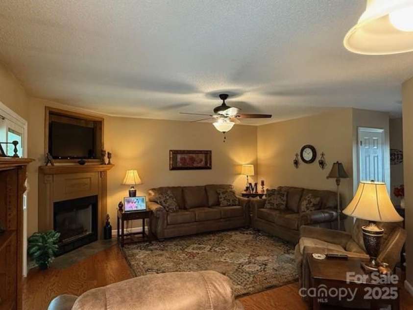 1025 Bee Line Lane, Salisbury, NC 28147.  MLS# CAR4249170, YatesRealty ID 9792. 