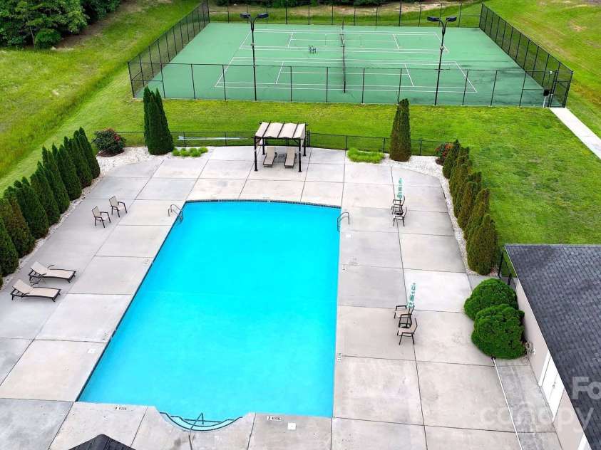 228 Rima Landing, Denton, NC 27239.  MLS# CAR4179631, YatesRealty ID 9793. Community Pool