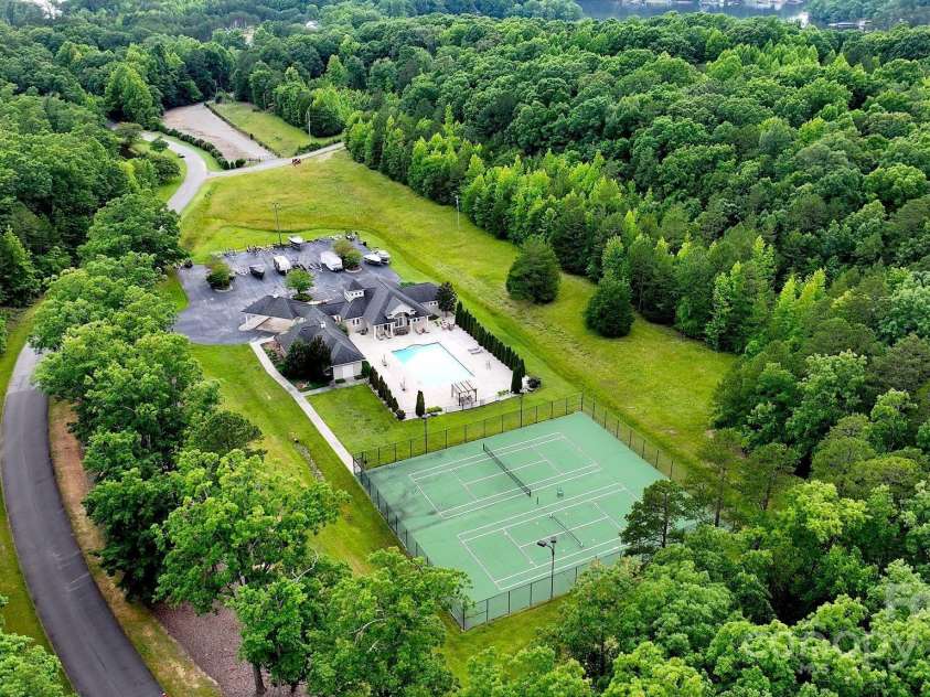 228 Rima Landing, Denton, NC 27239.  MLS# CAR4179631, YatesRealty ID 9793. Community tennis courts