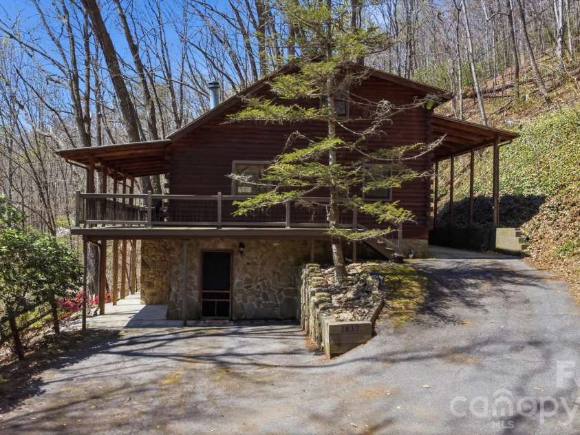 1837 Alarka Road, Bryson City, NC 28713.  MLS# CAR4353051, YatesRealty ID 9795. 