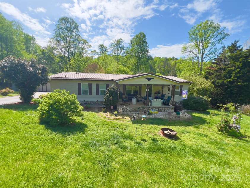 1384 Bradford Mountain Road, Lenoir, NC 28645.  MLS# CAR4248133, YatesRealty ID 9796. 