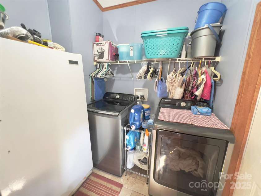 1384 Bradford Mountain Road, Lenoir, NC 28645.  MLS# CAR4248133, YatesRealty ID 9796. 