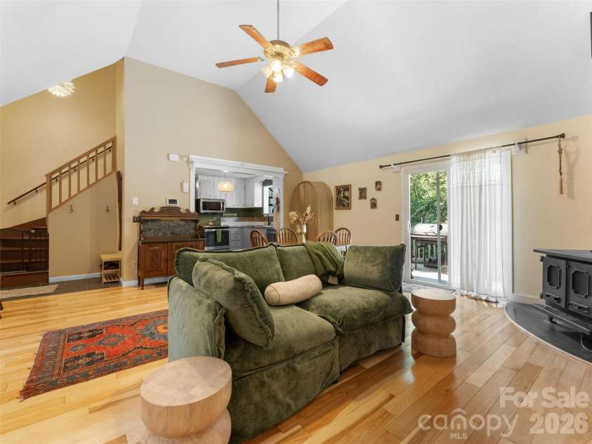 58 Pittman Road, Fletcher, NC 28732.  MLS# CAR4366277, YatesRealty ID 9798. Great room