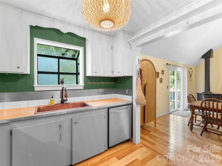 58 Pittman Road, Fletcher, NC 28732.  MLS# CAR4366277, YatesRealty ID 9798. Kitchen