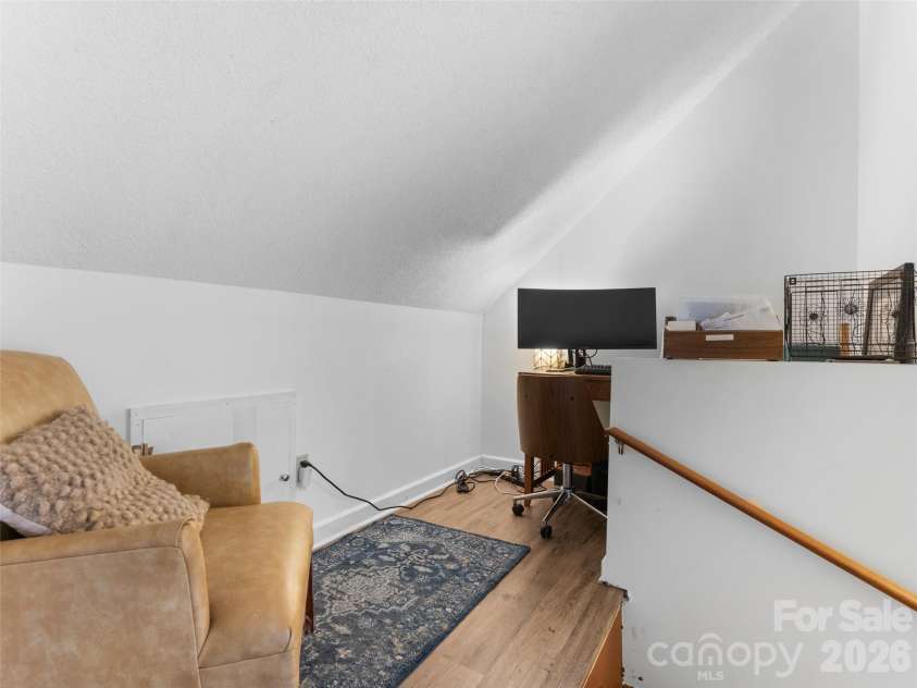 58 Pittman Road, Fletcher, NC 28732.  MLS# CAR4366277, YatesRealty ID 9798. Reading nook