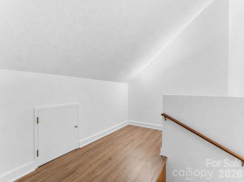 58 Pittman Road, Fletcher, NC 28732.  MLS# CAR4366277, YatesRealty ID 9798. Reading Nook