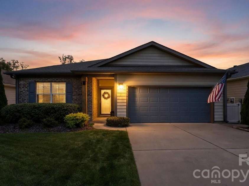 4846 Looking Glass Trail, Denver, NC 28037.  MLS# CAR4359971, YatesRealty ID 9799. 