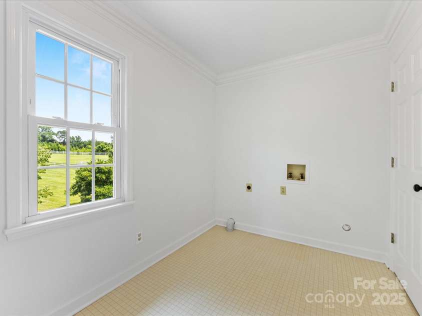 11215 Idlewild Road, Matthews, NC 28105.  MLS# CAR4281881, YatesRealty ID 98. 