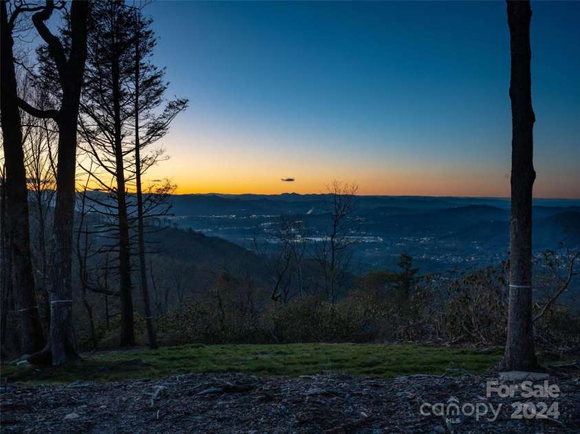 63 Summit Trail Drive, Hendersonville, NC 28792.  MLS# CAR4136212, YatesRealty ID 98. 