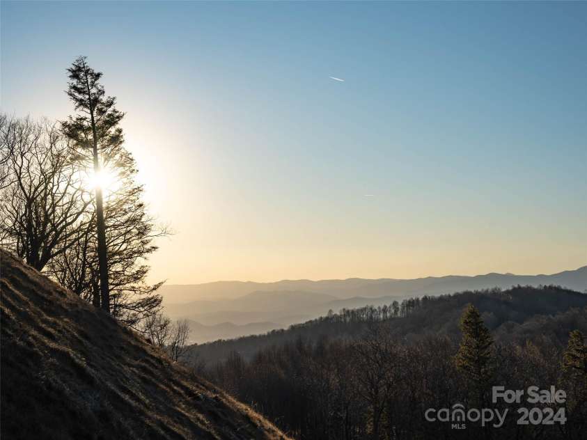 63 Summit Trail Drive, Hendersonville, NC 28792.  MLS# CAR4136212, YatesRealty ID 98. 