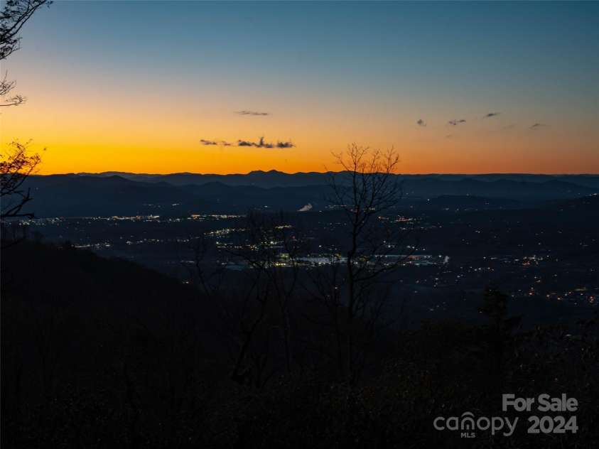 63 Summit Trail Drive, Hendersonville, NC 28792.  MLS# CAR4136212, YatesRealty ID 98. 