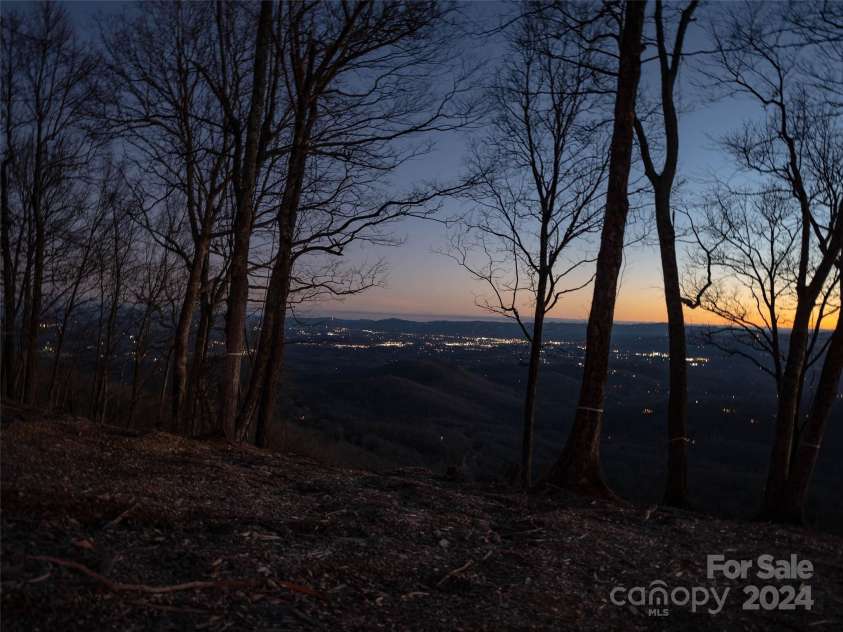 63 Summit Trail Drive, Hendersonville, NC 28792.  MLS# CAR4136212, YatesRealty ID 98. 