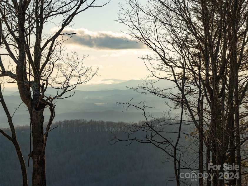 63 Summit Trail Drive, Hendersonville, NC 28792.  MLS# CAR4136212, YatesRealty ID 98. 