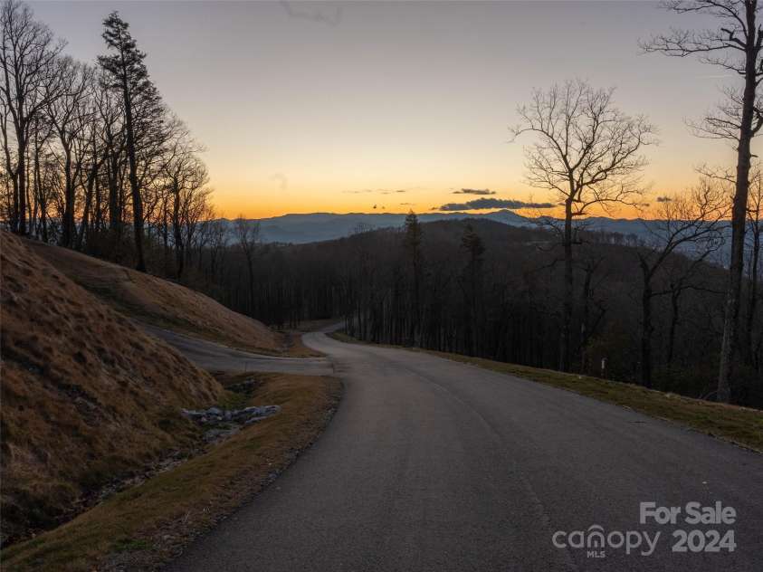 63 Summit Trail Drive, Hendersonville, NC 28792.  MLS# CAR4136212, YatesRealty ID 98. 