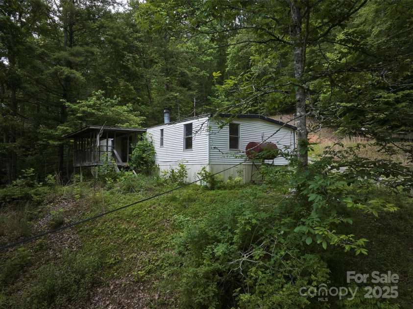 91 Keys Road, Almond, NC 28702.  MLS# CAR4268560, YatesRealty ID 98. 