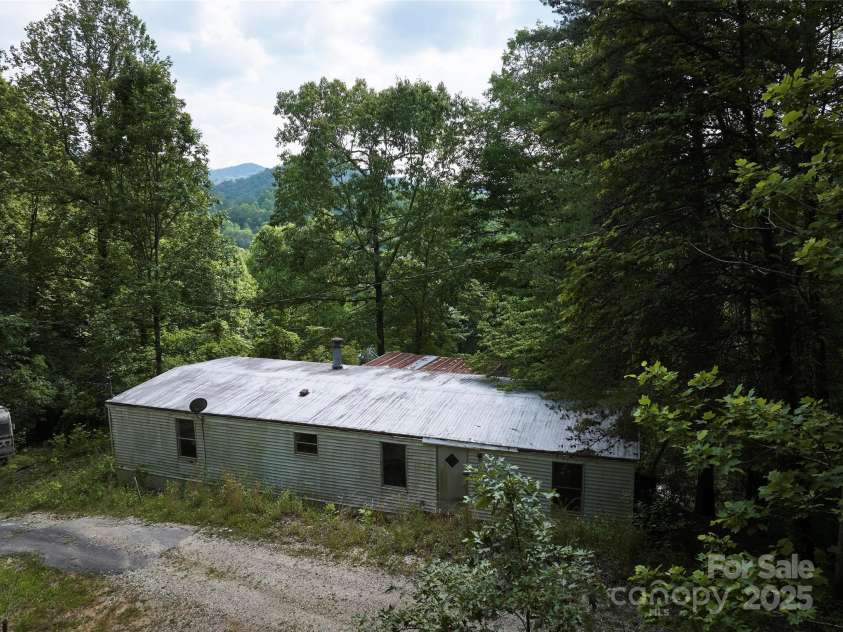 91 Keys Road, Almond, NC 28702.  MLS# CAR4268560, YatesRealty ID 98. 