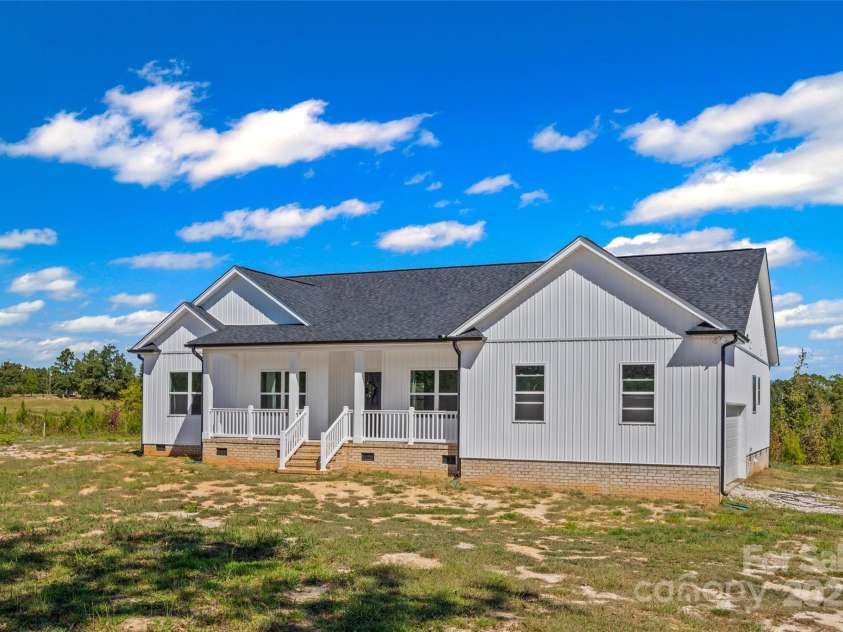 4822 Bull Run Road, Blackstock, SC 29014.  MLS# CAR4311052, YatesRealty ID 980. 