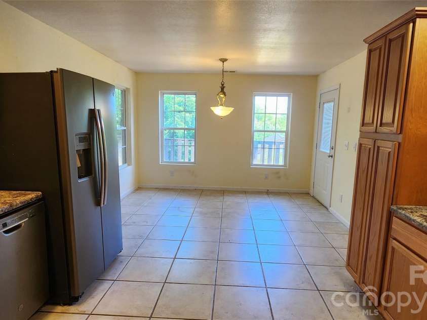 200 Park Place, Morganton, NC 28655.  MLS# CAR4367466, YatesRealty ID 9800. 