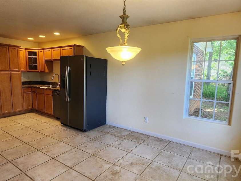 200 Park Place, Morganton, NC 28655.  MLS# CAR4367466, YatesRealty ID 9800. Dining Area