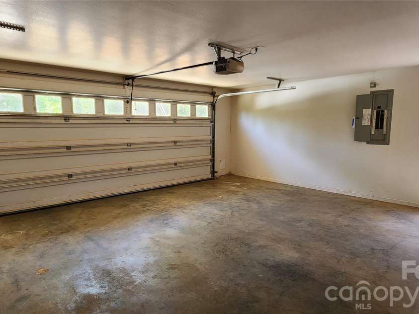200 Park Place, Morganton, NC 28655.  MLS# CAR4367466, YatesRealty ID 9800. Garage