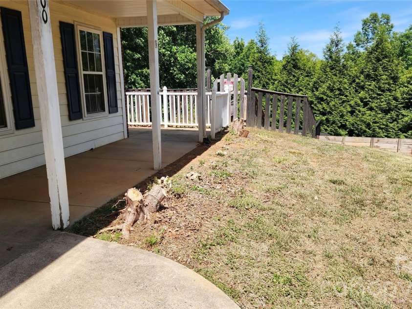 200 Park Place, Morganton, NC 28655.  MLS# CAR4367466, YatesRealty ID 9800. Sit on porch and enjoy views overlooking neighborhood