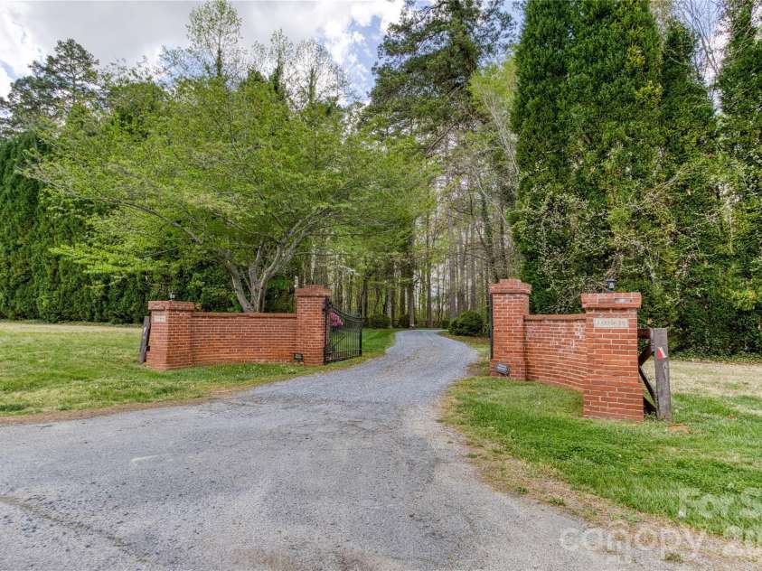 5510 Main Street, Salisbury, NC 28147.  MLS# CAR4364535, YatesRealty ID 9802. 
