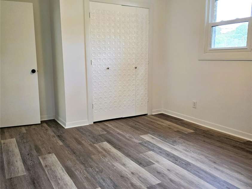 11 10th Avenue, Maiden, NC 28650.  MLS# CAR4253345, YatesRealty ID 9803. 