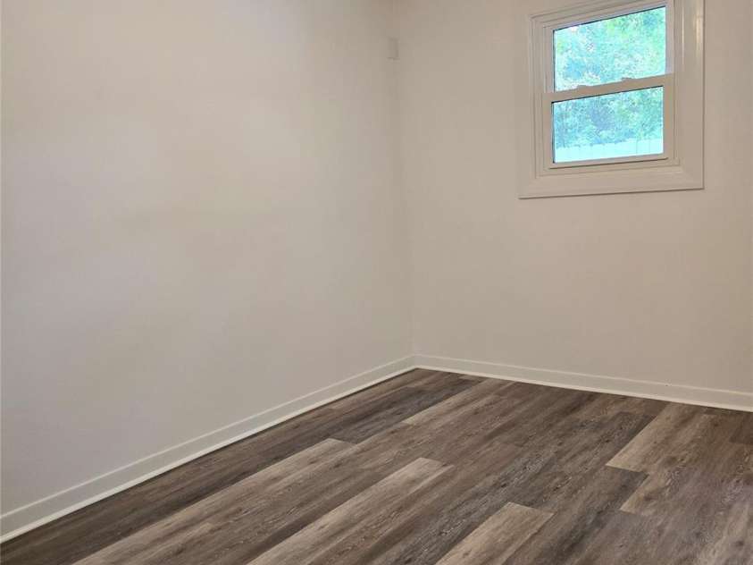 11 10th Avenue, Maiden, NC 28650.  MLS# CAR4253345, YatesRealty ID 9803. 