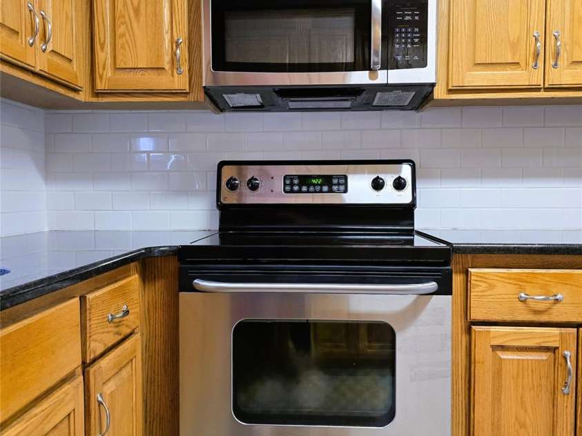 11 10th Avenue, Maiden, NC 28650.  MLS# CAR4253345, YatesRealty ID 9803. 