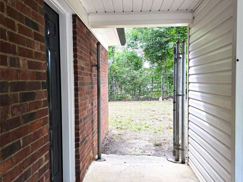 11 10th Avenue, Maiden, NC 28650.  MLS# CAR4253345, YatesRealty ID 9803. 