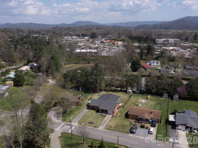 180 Fisher Road, Brevard, NC 28712.  MLS# CAR4365104, YatesRealty ID 9803. 