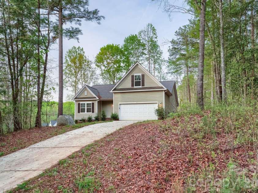 1333 Ron Whicker Drive, Catawba, NC 28609.  MLS# CAR4366004, YatesRealty ID 9804. 