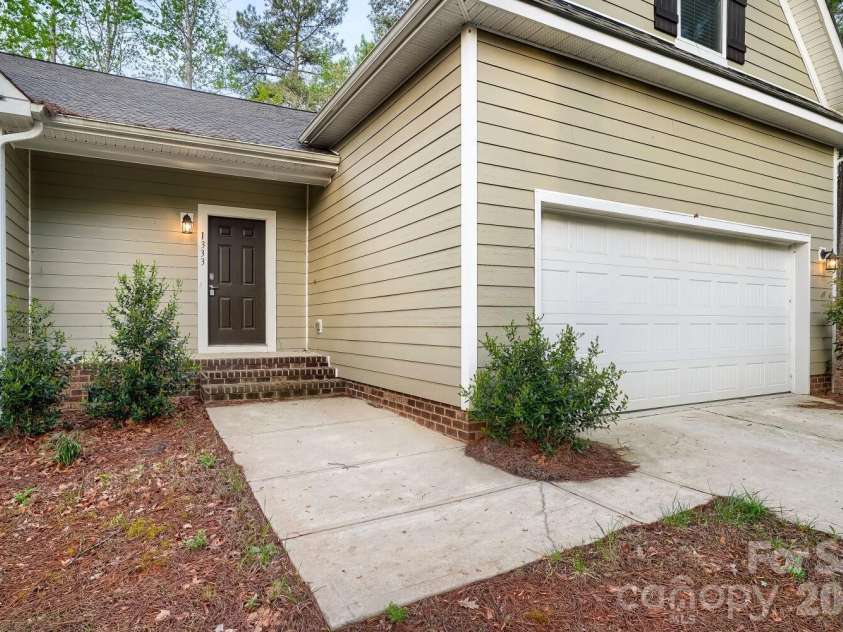 1333 Ron Whicker Drive, Catawba, NC 28609.  MLS# CAR4366004, YatesRealty ID 9804. 
