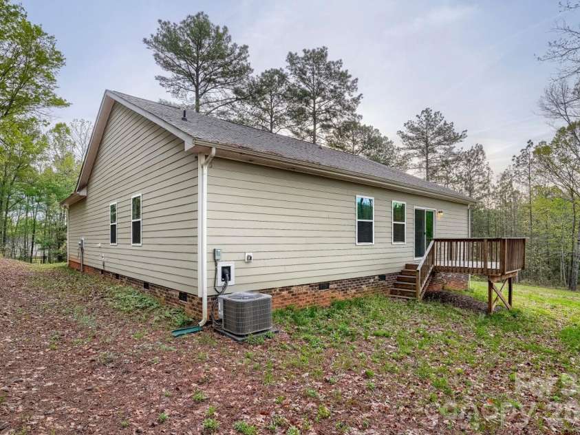 1333 Ron Whicker Drive, Catawba, NC 28609.  MLS# CAR4366004, YatesRealty ID 9804. 