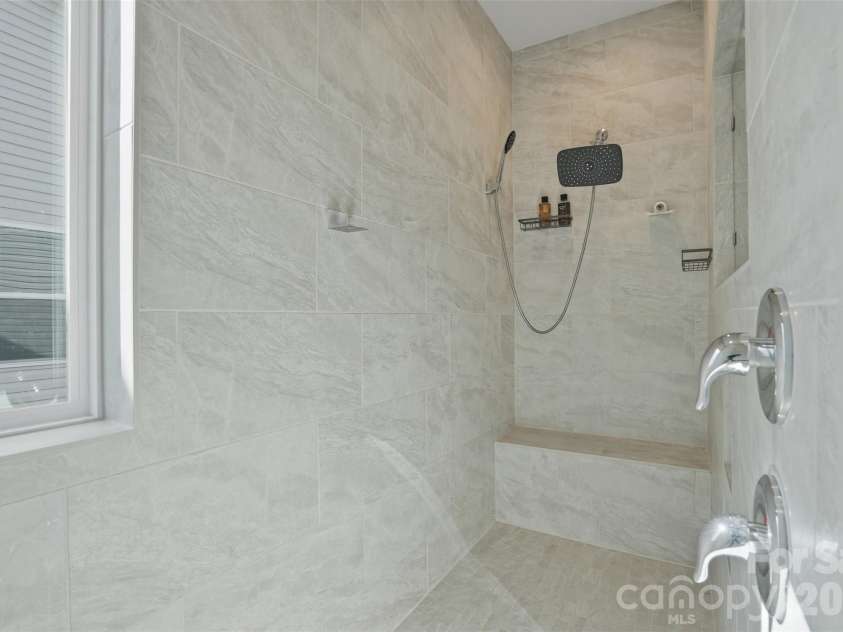 5043 Baileys Run Drive, Rock Hill, SC 29732.  MLS# CAR4359042, YatesRealty ID 9805. 
