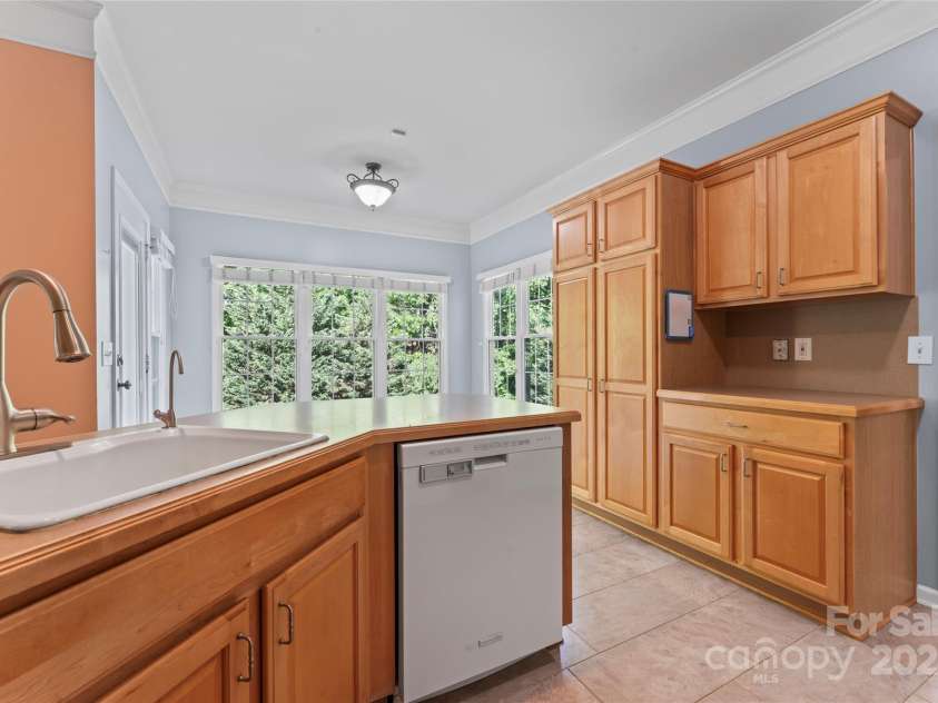 5022 Saybrook Drive, Harrisburg, NC 28075.  MLS# CAR4253344, YatesRealty ID 9806. 