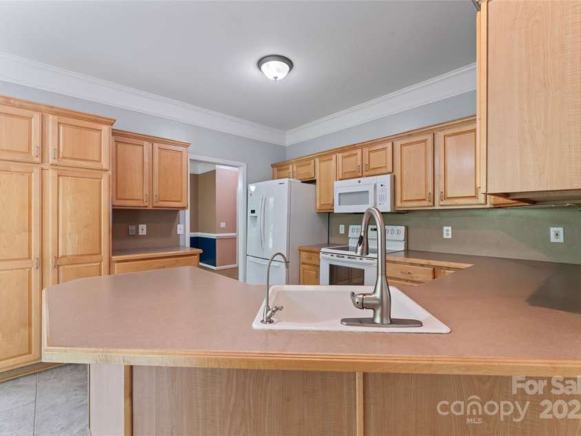 5022 Saybrook Drive, Harrisburg, NC 28075.  MLS# CAR4253344, YatesRealty ID 9806. 